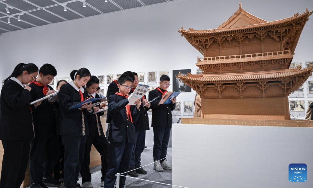 伍提供了与