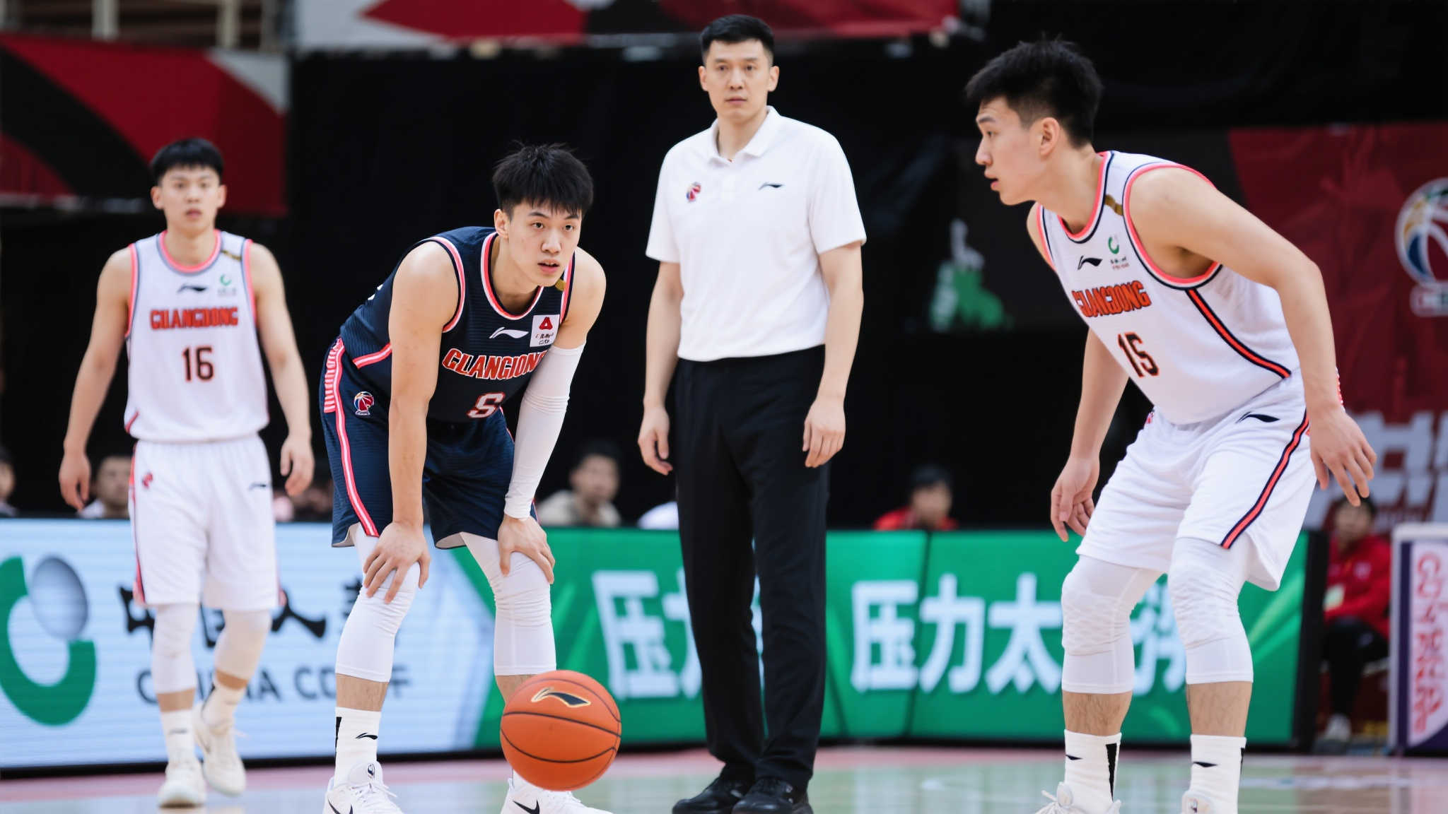 了讨论的焦 了讨论的焦